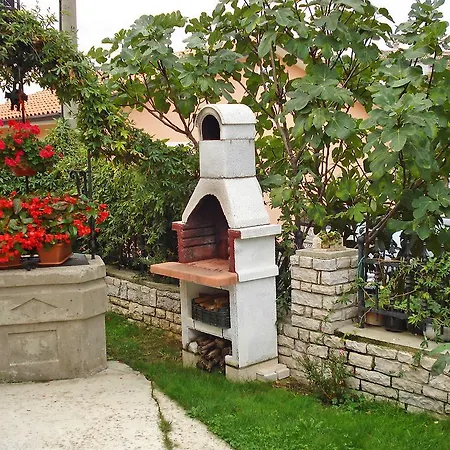 בית נופש Holiday Nadija Pićan